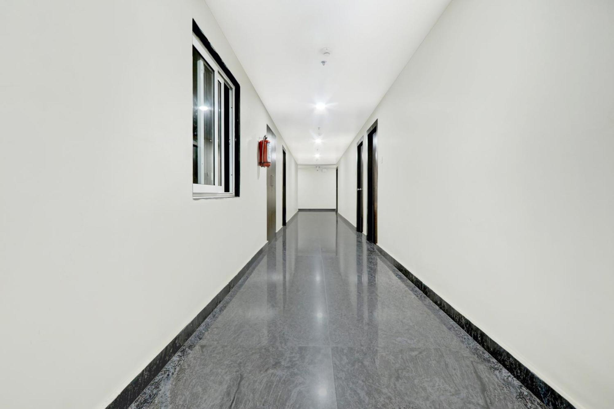 מלון ויסאקפאטנם Super Townhouse Daba Garden Road מראה חיצוני תמונה