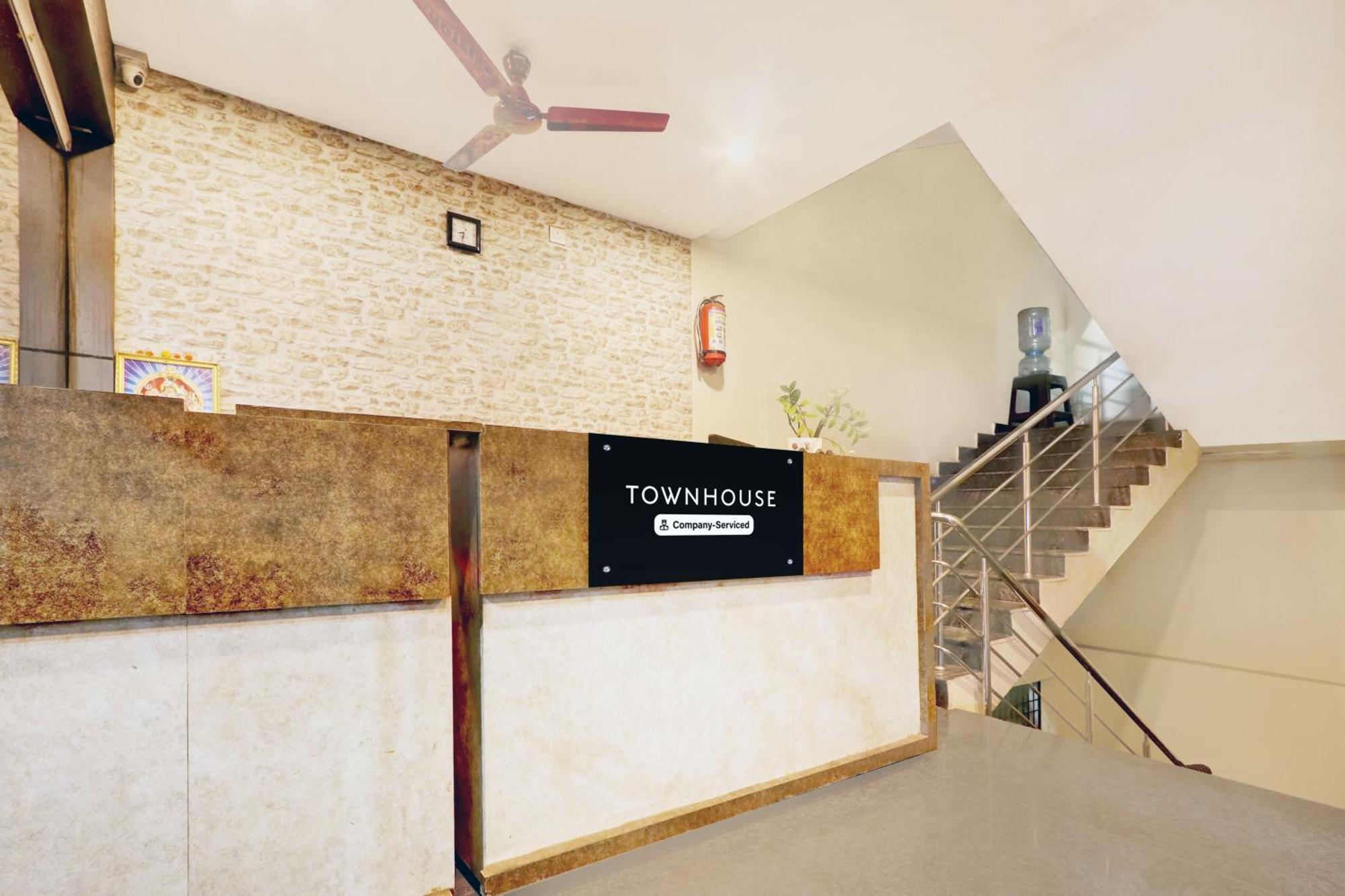 מלון ויסאקפאטנם Super Townhouse Daba Garden Road מראה חיצוני תמונה