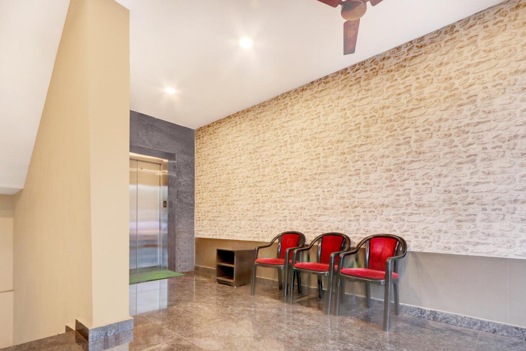 מלון ויסאקפאטנם Super Townhouse Daba Garden Road מראה חיצוני תמונה